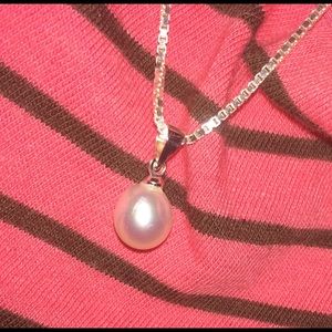 Hand crafted Akoya pearl pendant